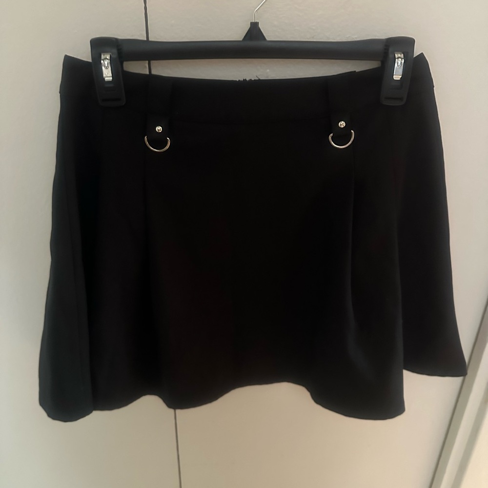 Black skirt with ringed top